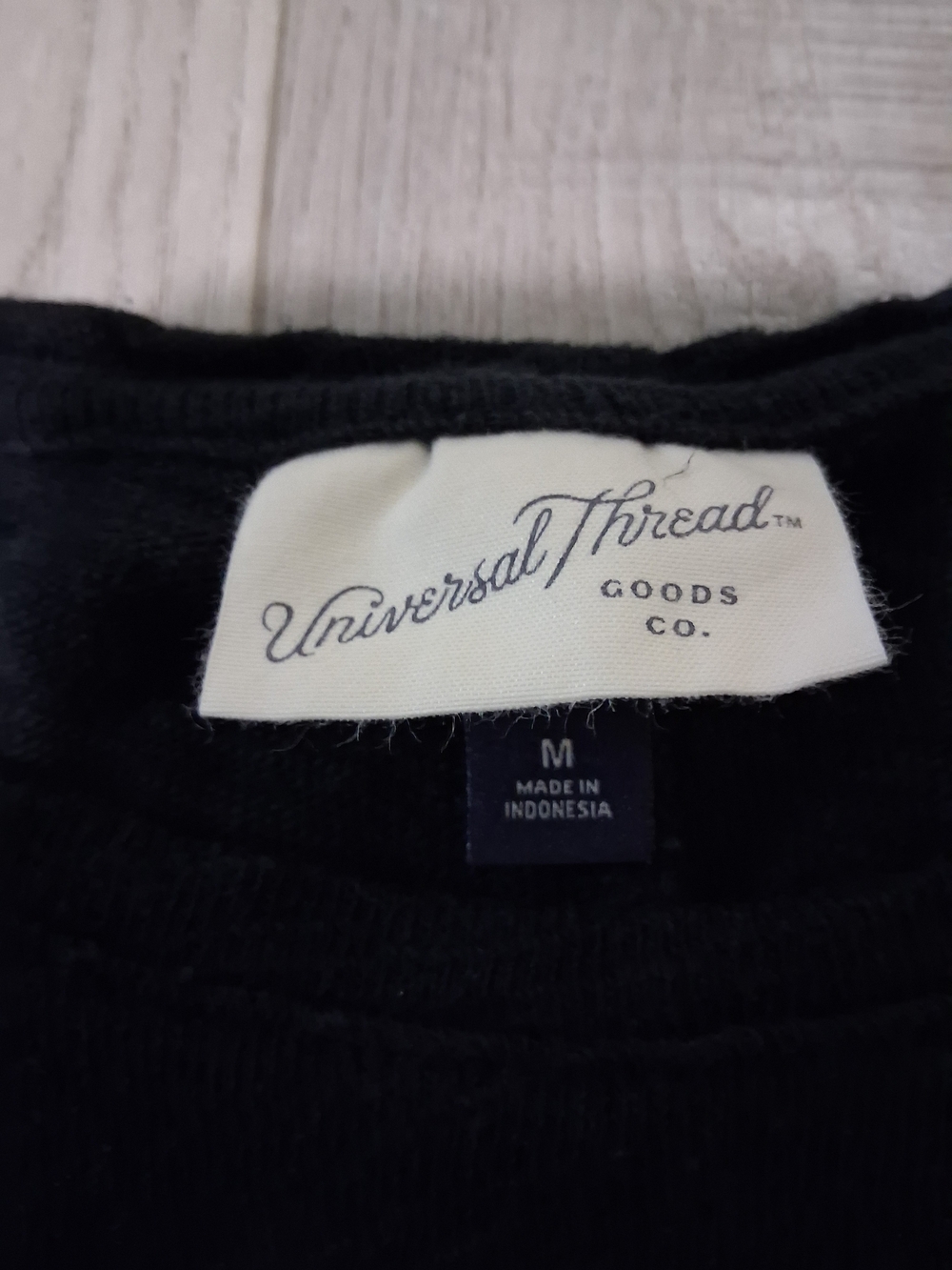 Universal Thread Black Boxy Short Sleeve Tee - Picture 2 of 2